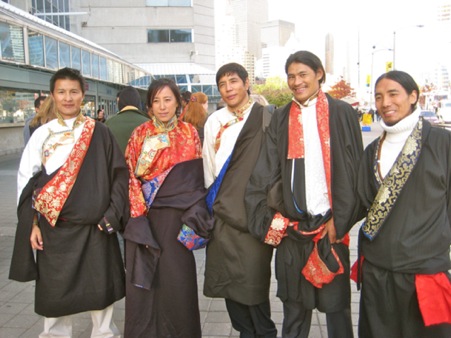 The Dalai Lama In Toronto,who is the Dalai Lama,dalai lama photo,tibetan pictures